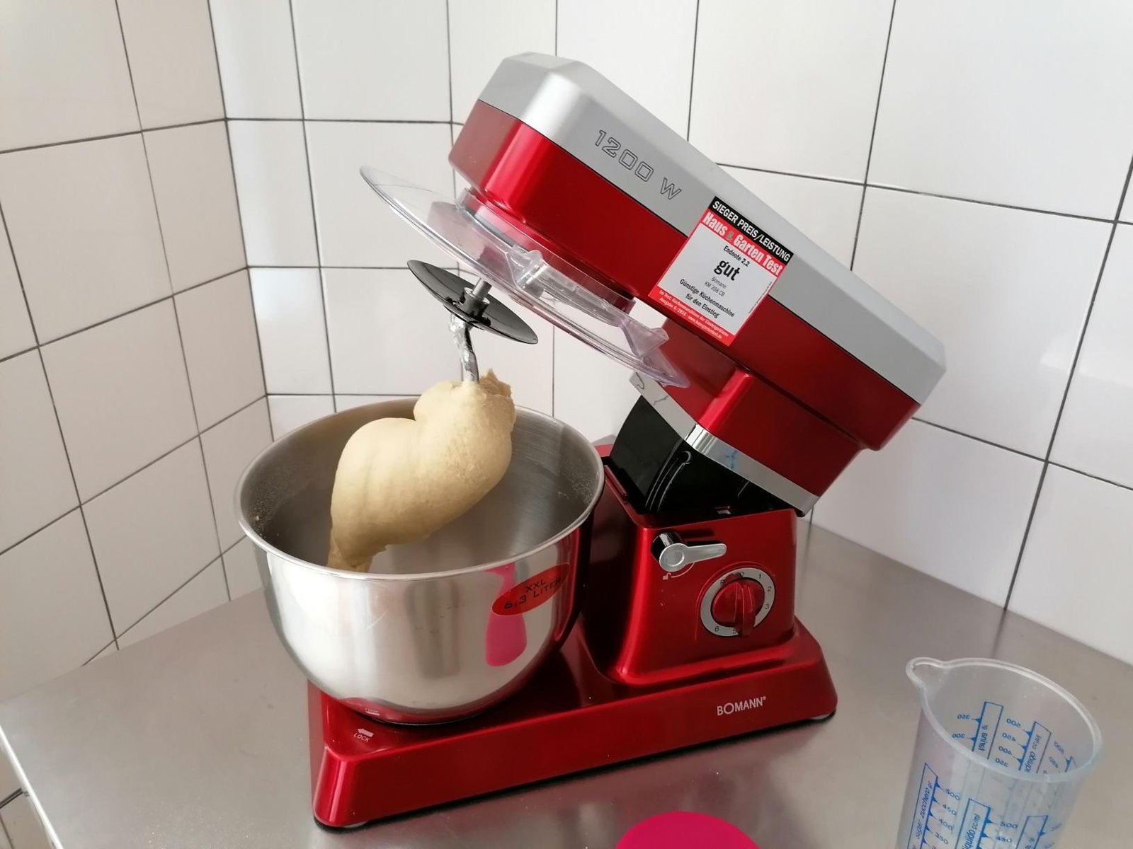 Robot Pétrin Multifonctions 6.3 L - 1200 W - Rouge/Gris Bomann – Image 2